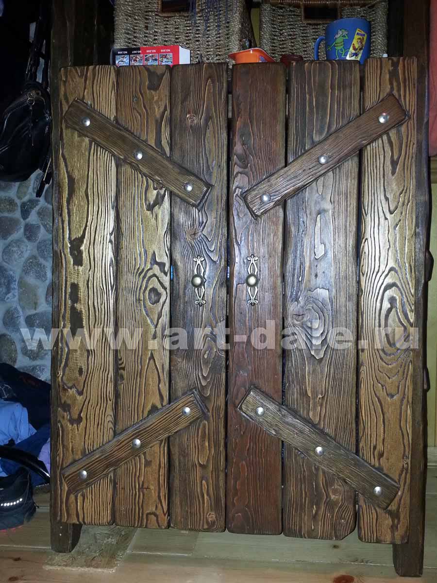 Дверцы комода. Состаривание древесины