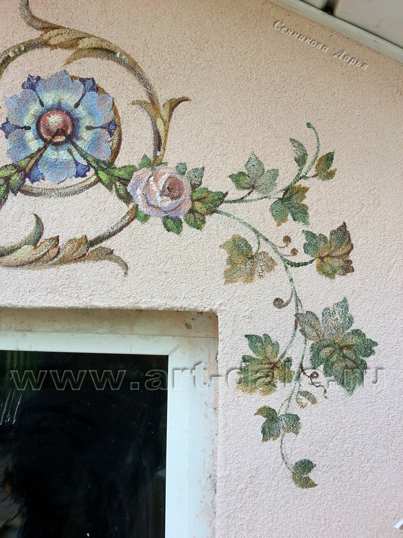 Роспись фасада гостевого домика в Петергофе. Фрагмент